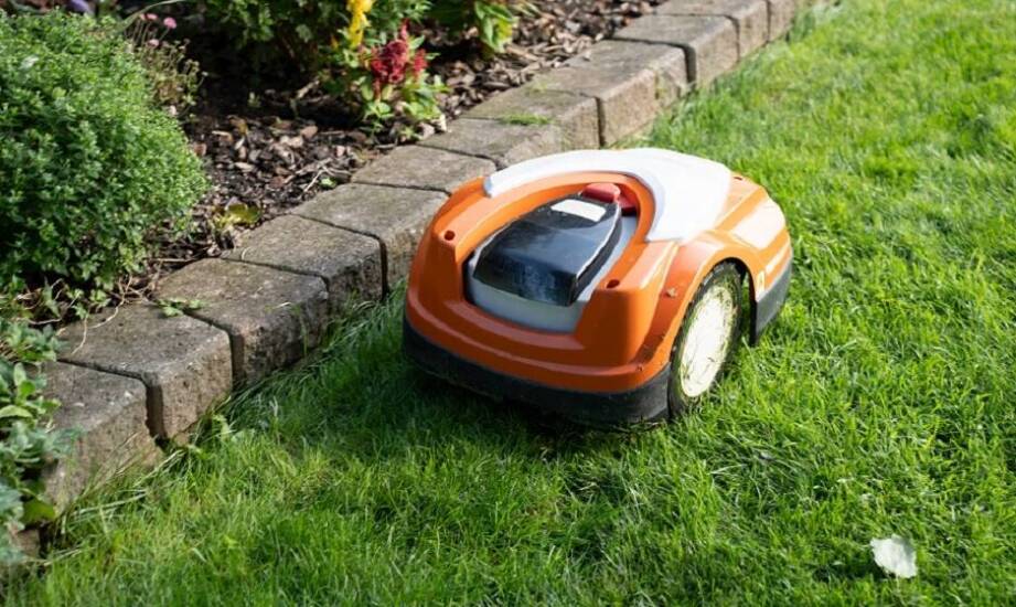 Co naprawdę podnosi cenę robota koszącego bez przewodu: technologia, zasięg i wyposażenie