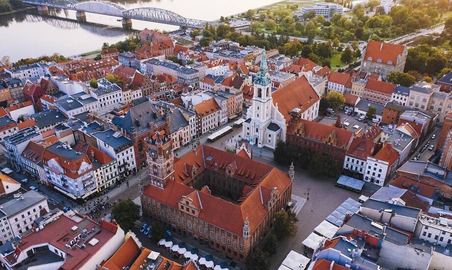 Kiedy hotel w centrum Torunia naprawdę ułatwia pobyt, a kiedy tylko skraca drogę na mapie