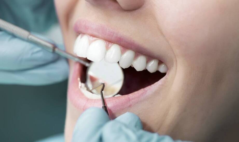 Kiedy ząb wymaga endodoncji i co dzieje się podczas leczenia kanałowego