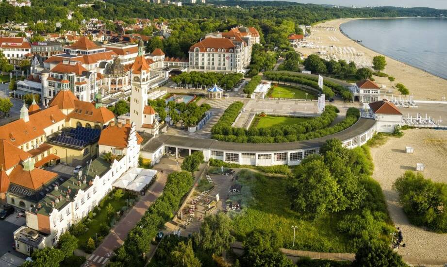 Dlaczego bliskość plaży i sezon turystyczny zmieniają wartość nieruchomości w Międzyzdrojach