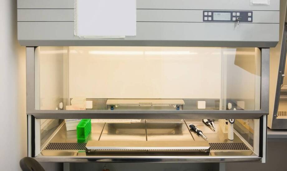 Co składa się na koszt komory laminarnej w aptece i laboratorium