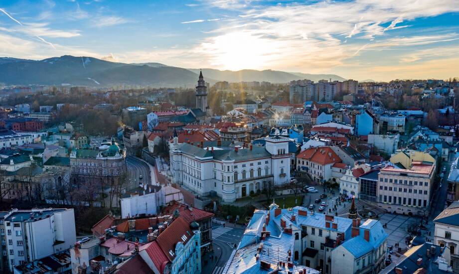 Bielskie dzielnice dla rodzin kupujących mieszkanie: gdzie liczą się szkoły, dojazd i spokój