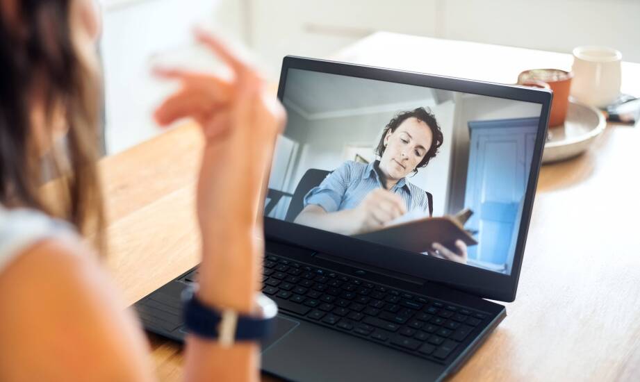 Psychoterapia online dla dorosłych z obniżonym nastrojem — jak wygląda pierwszy etap pracy