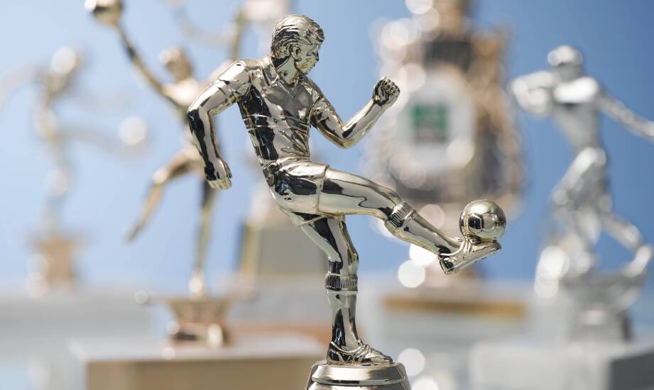 Jak dobrać sportowe figurki do dyscypliny, oprawy zawodów i personalizacji