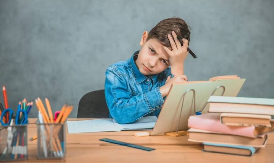 Szkolne trudności emocjonalne dziecka — kiedy potrzebna jest konsultacja psychologiczna