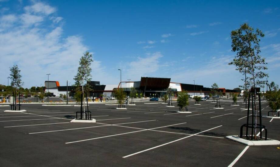 Biuro pod Warszawą dla firm produkcyjnych i logistycznych: kiedy liczą się dojazd i parking
