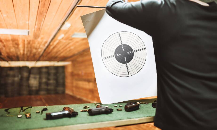 Sprężynowy USP w airsofcie — kiedy prosta replika ma sens na początek