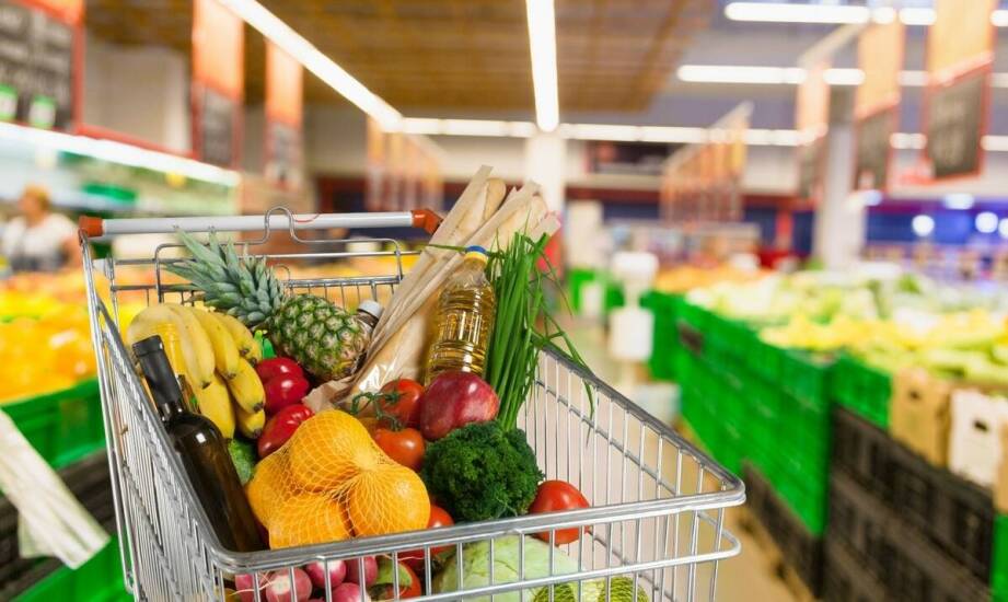 Jak zaplanować zakupy w dużym sklepie, żeby połączyć promocje z produktami świeżymi