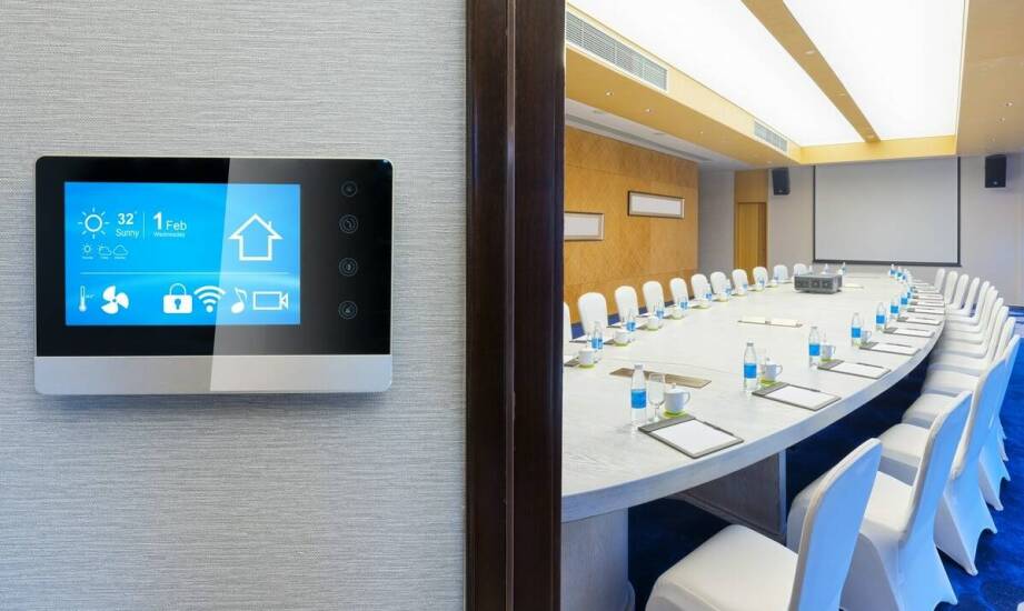 Jak AVoIP, AI i energooszczędne rozwiązania zmieniają systemy AV w hotelach