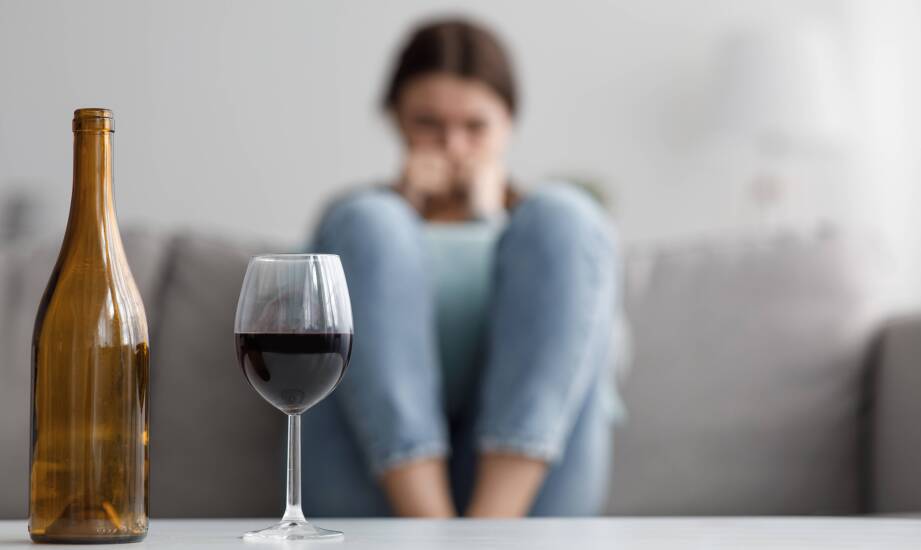 Od odstawienia alkoholu do trwałej zmiany — co dzieje się w kolejnych etapach terapii