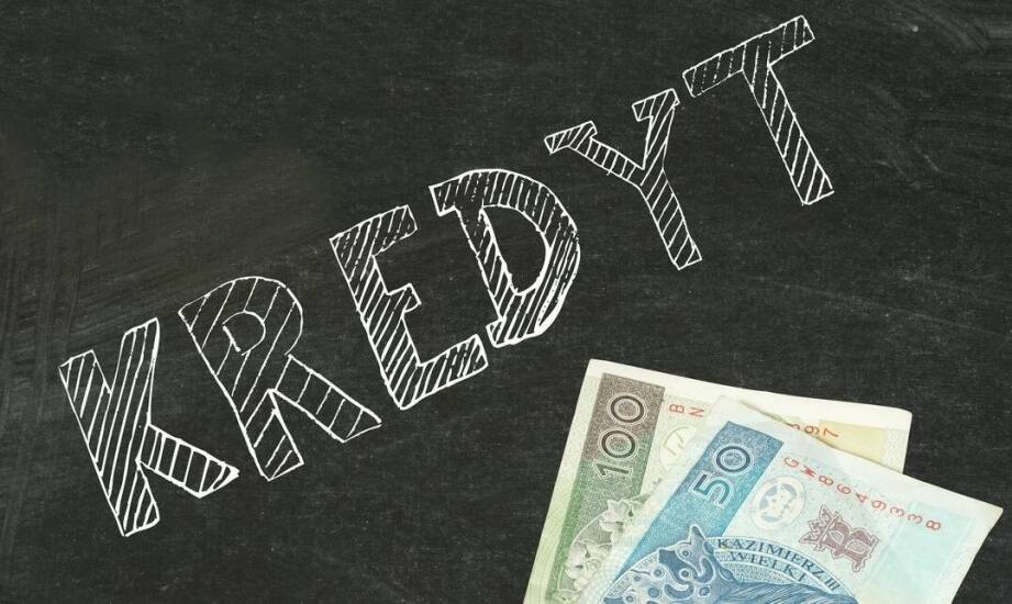 Od pierwszej rozmowy do decyzji banku — jak przebiega kredyt gotówkowy z pomocą pośrednika