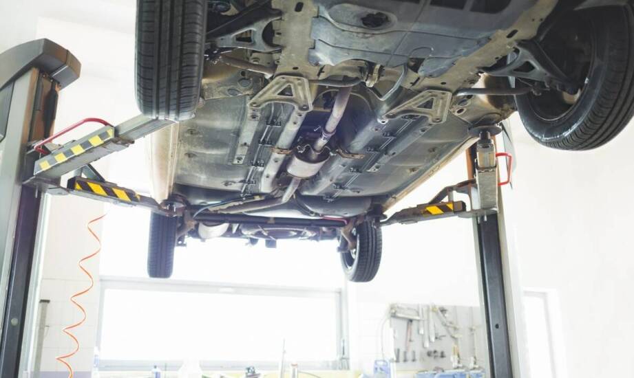 Gdy podnośnik w Ursusie słabnie — jak rozpoznać źródło problemu w hydraulice