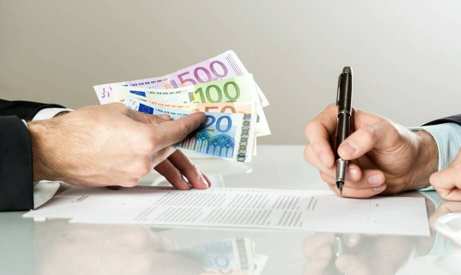 Sprzedaż wierzytelności w B2B — kiedy zamiana należności na gotówkę ma sens