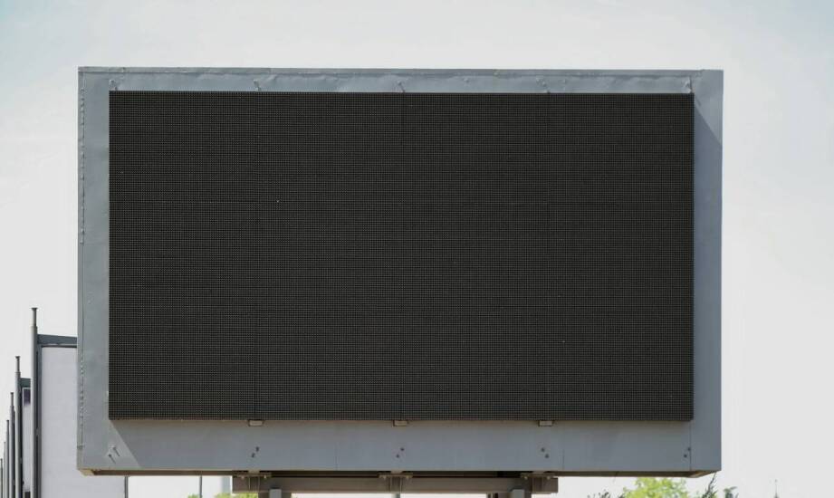 Co trzeba ustalić przed projektem liter z podświetleniem LED dla elewacji firmy