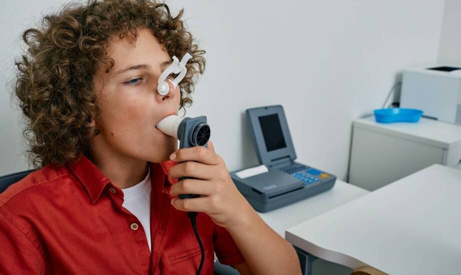 Kaszel, duszność i świsty — kiedy objawy oddechowe wymagają diagnostyki pulmonologicznej
