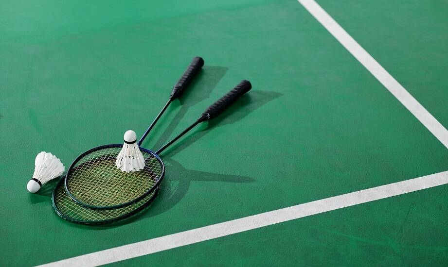 Jak plecak na trening badmintonowy porządkuje sprzęt, gdy gracz nosi więcej niż rakietę