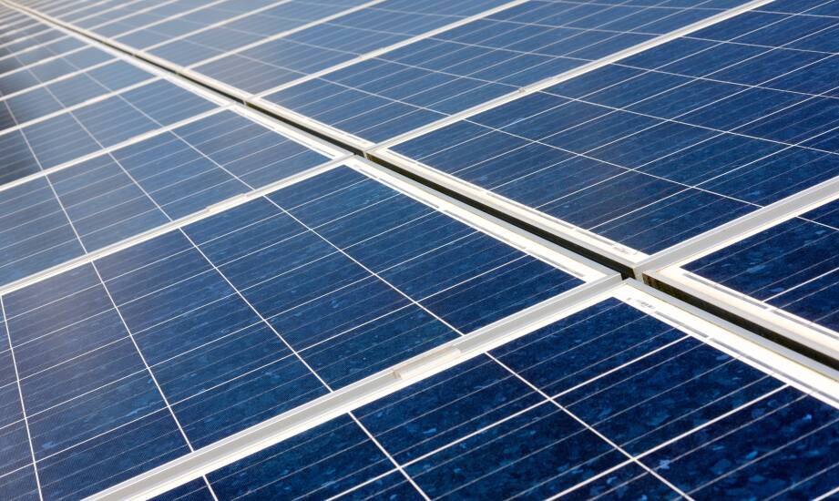 Jakie warunki musi spełnić dach i osprzęt przy dużej instalacji PV o mocy 150 kW