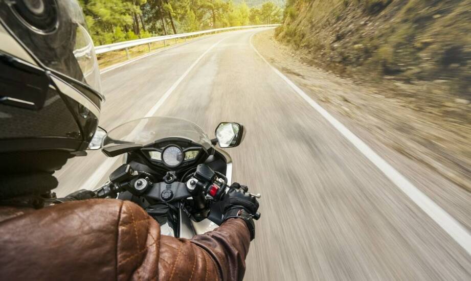 Kiedy pytanie z teorii kat. A sprawdza ocenę sytuacji na motocyklu, a nie pamięć przepisów