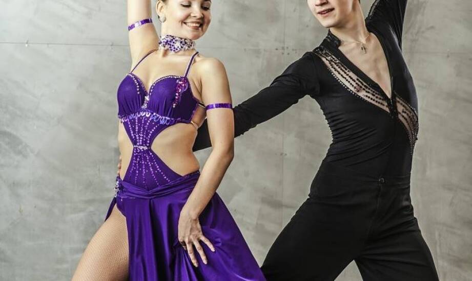 Salsa, bachata i kizomba — czym różnią się w odczuciu i prowadzeniu u dorosłych