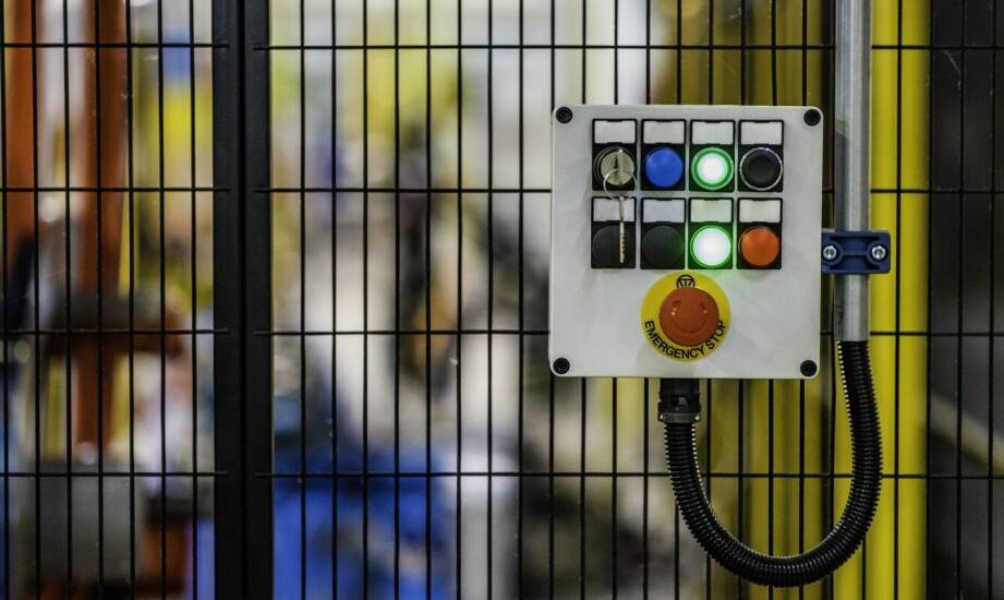 Kiedy panele, siatka i palisada mają sens przy ogrodzeniu hali i magazynu na Podkarpaciu