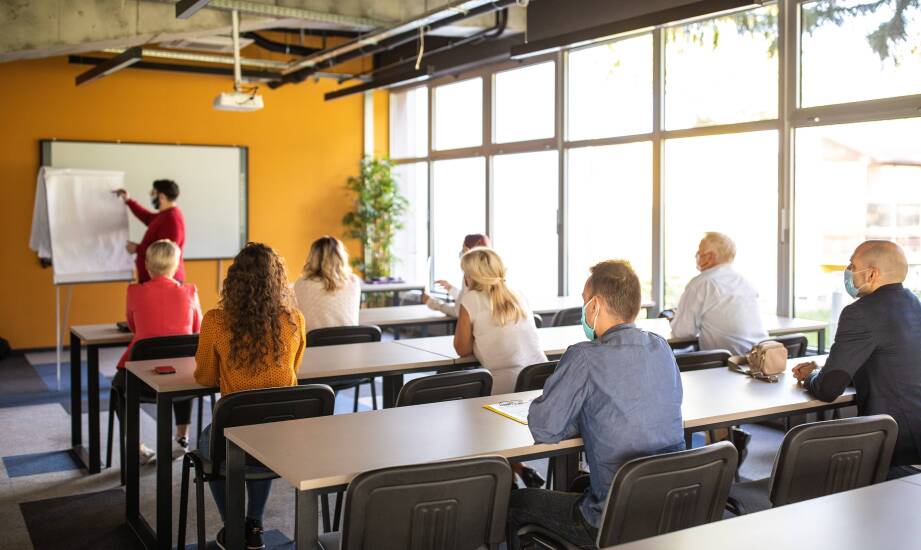 Jakie treści o empatii i inteligencji emocjonalnej warto włączyć do szkolenia grona pedagogicznego