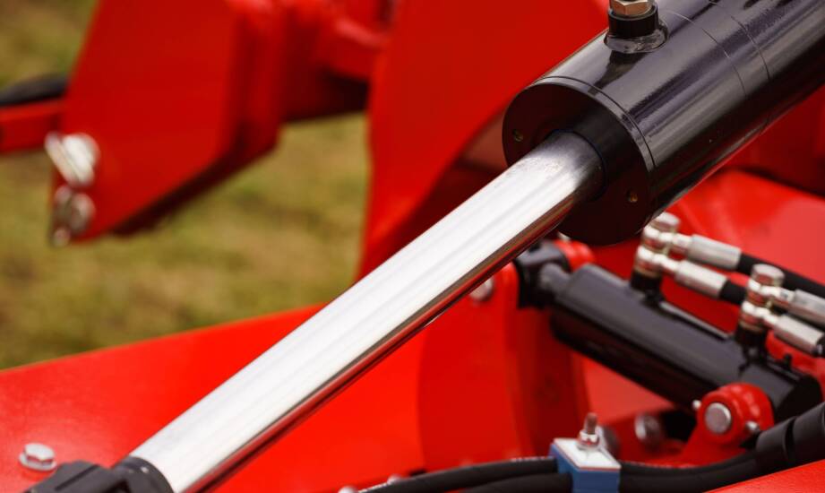 Jak dobrać typ cylindra hydraulicznego do skoku, przestrzeni montażowej i obciążenia maszyny
