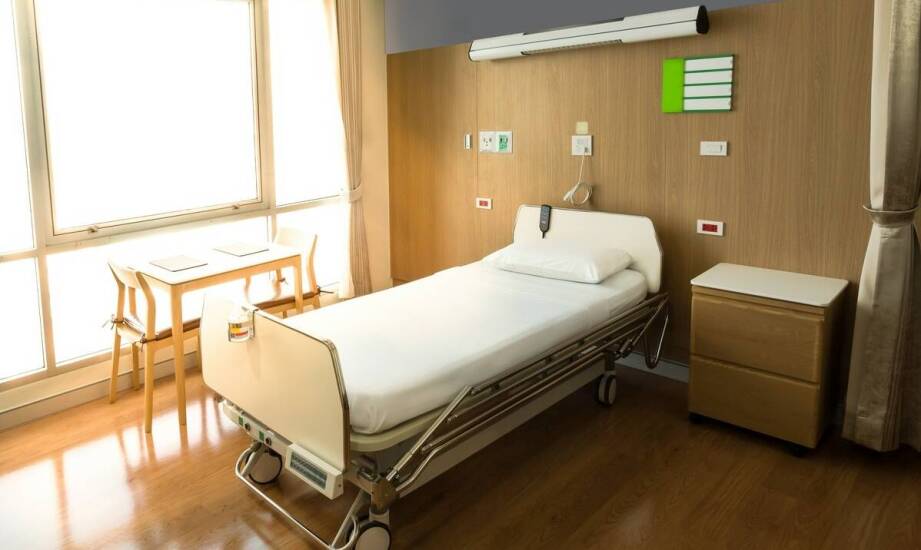 Jak przygotować domową sypialnię pod regulowane łóżko medyczne i opiekę chorego