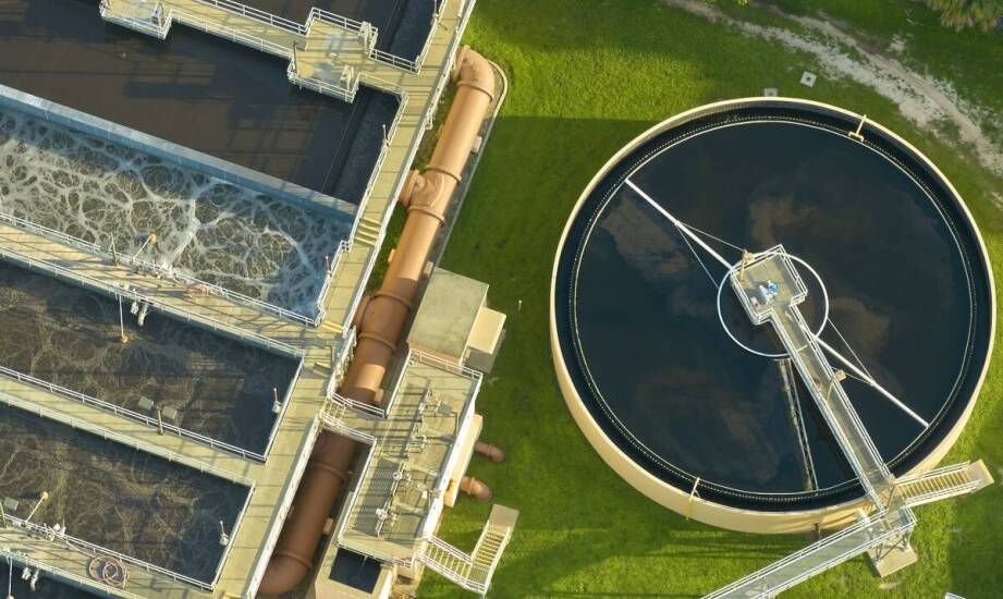 Jakie parametry ścieków decydują o sensie flotacji ciśnieniowej w zakładzie spożywczym
