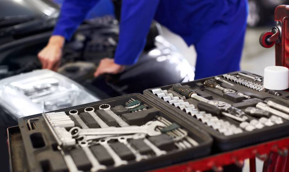 Mobilna walizka serwisowa dla mechanika: jak zorganizować układ, żeby narzędzia były pod ręką