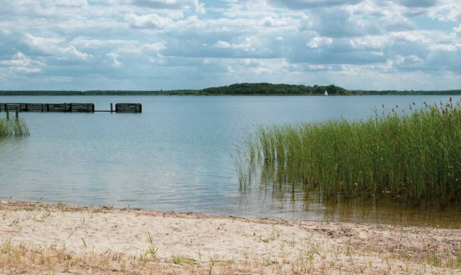 Spokojna część Jastrzębiej Góry jako czynnik, który zmienia charakter pobytu nad morzem