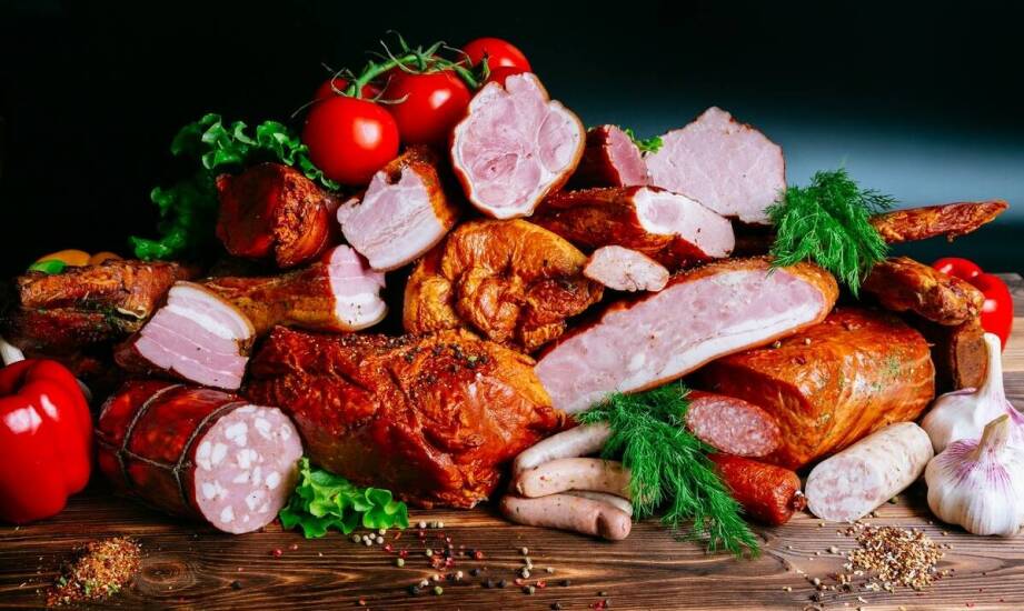 Co odróżnia tradycyjną wędlinę parzoną z krakowskiej tradycji od masowej produkcji