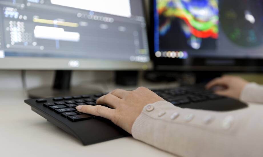 Program nauki Adobe Premiere Pro, który prowadzi od importu materiału do finalnego eksportu
