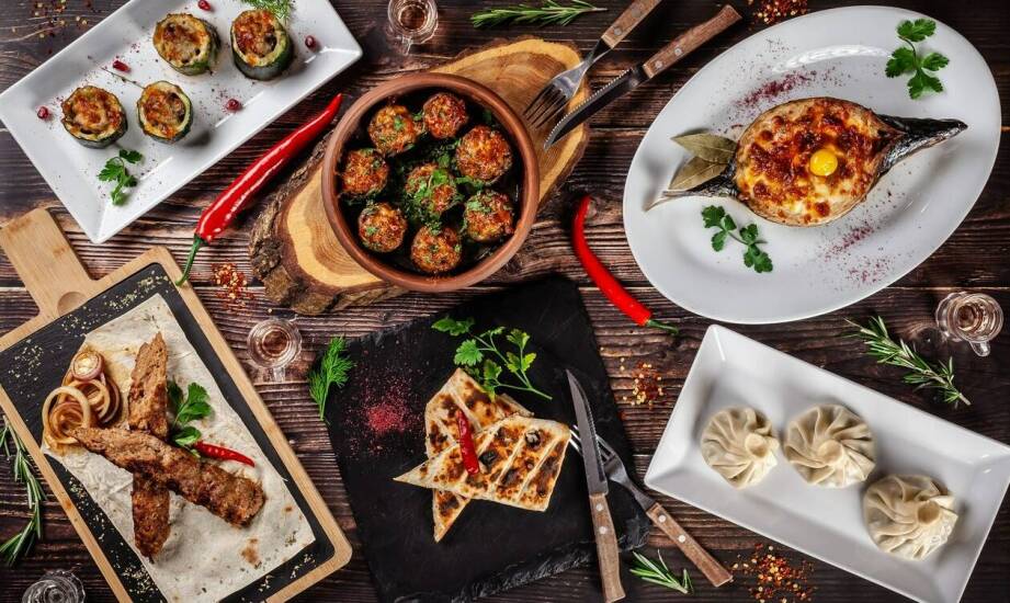 Jak włączyć kuchnię podkarpacką do menu przyjęcia, żeby pasowała do wesela, komunii i chrztu