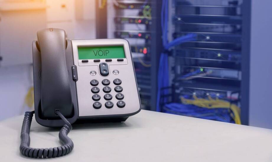Co musi działać w sieci, zanim wdrożysz centralę VoIP Cisco w małej firmie