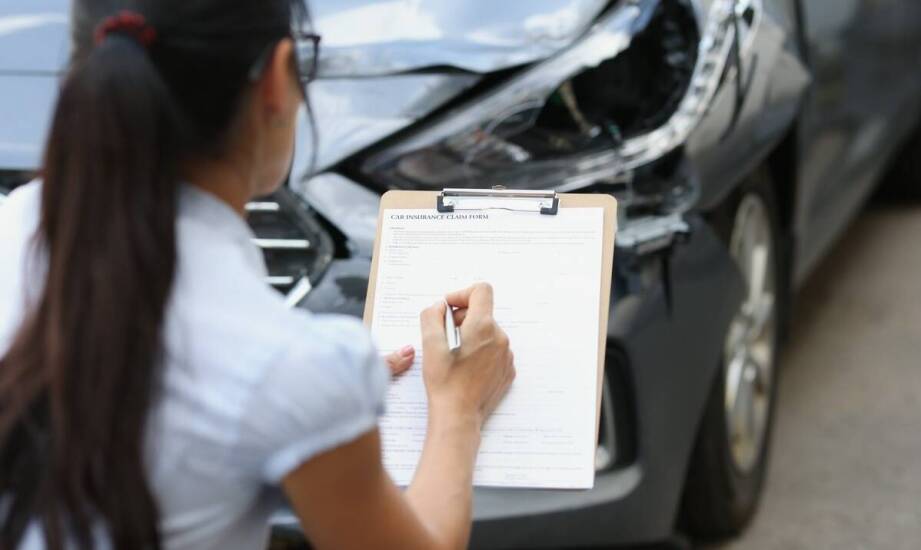 Pasażer po wypadku komunikacyjnym — kiedy świadczenia przysługują bezspornie, a kiedy pojawia się spór