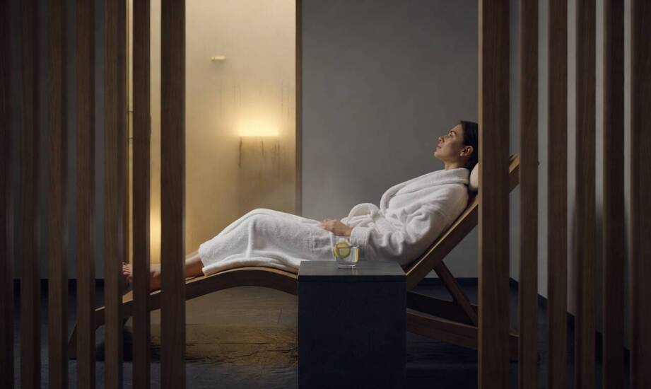 Jak działają sauna, jacuzzi i masaż w hotelu oraz czego realnie oczekiwać od strefy relaksu