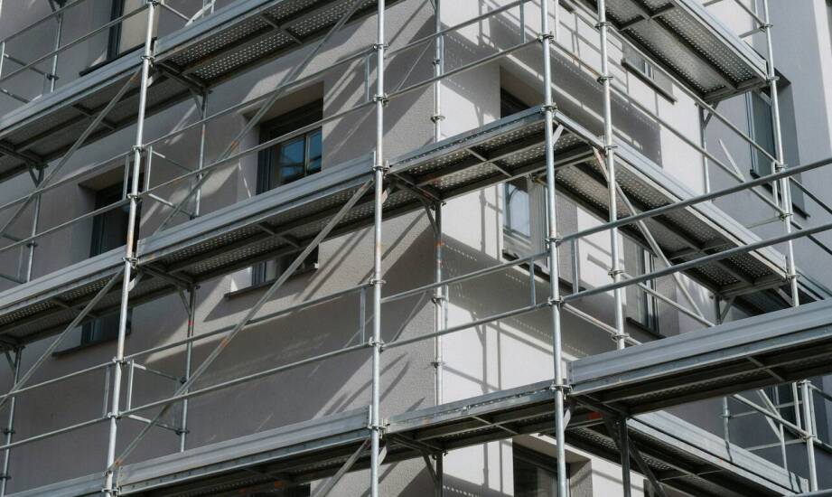Jak poszczególne części rusztowania aluminiowego modułowego budują bezpieczną konstrukcję