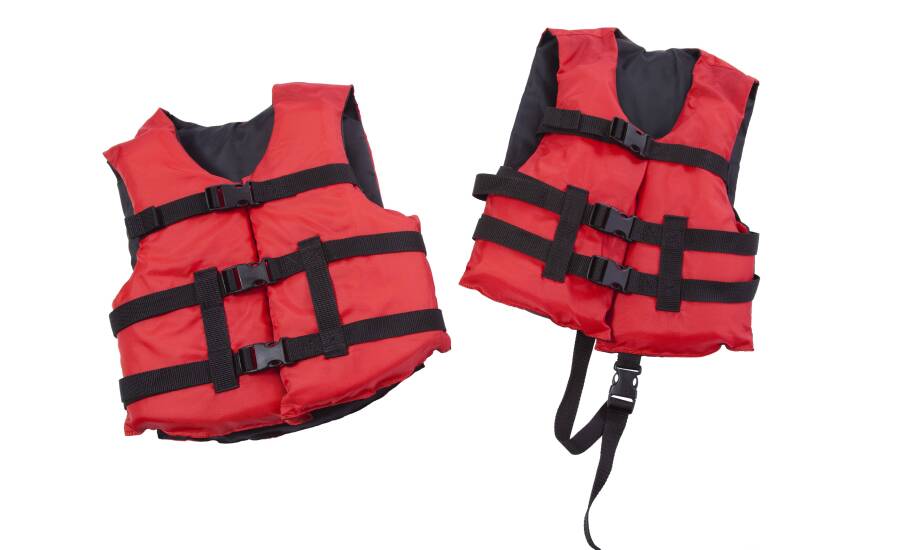 Kamizelka asekuracyjna czy impact vest — jak dobrać ochronę do wakeboardu, nart i SUP