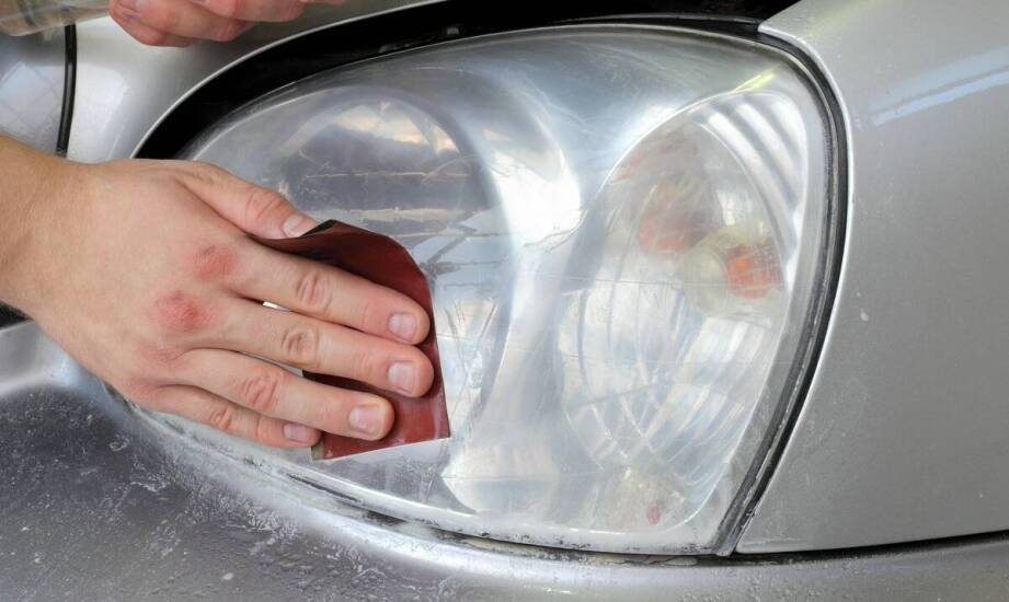 Zmatowiałe reflektory po zimie — kiedy odświeżenie lamp ma sens przed badaniem technicznym