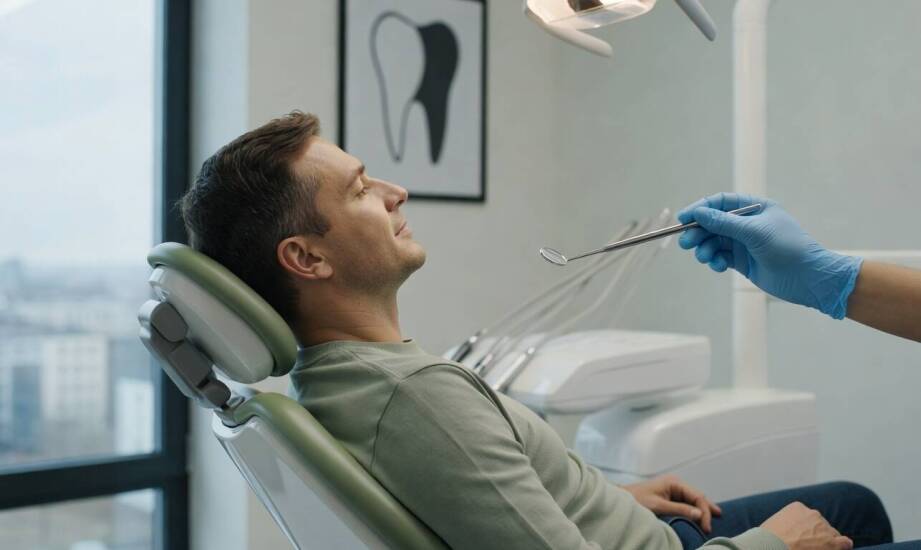Pierwsza wizyta u dentysty — czego spodziewać się przed badaniem i po nim