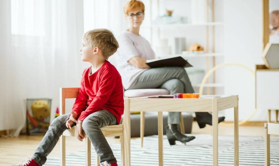 Jak wygląda pierwsza konsultacja psychologiczna dziecka i jak przygotować do niej rodzica oraz dziecko
