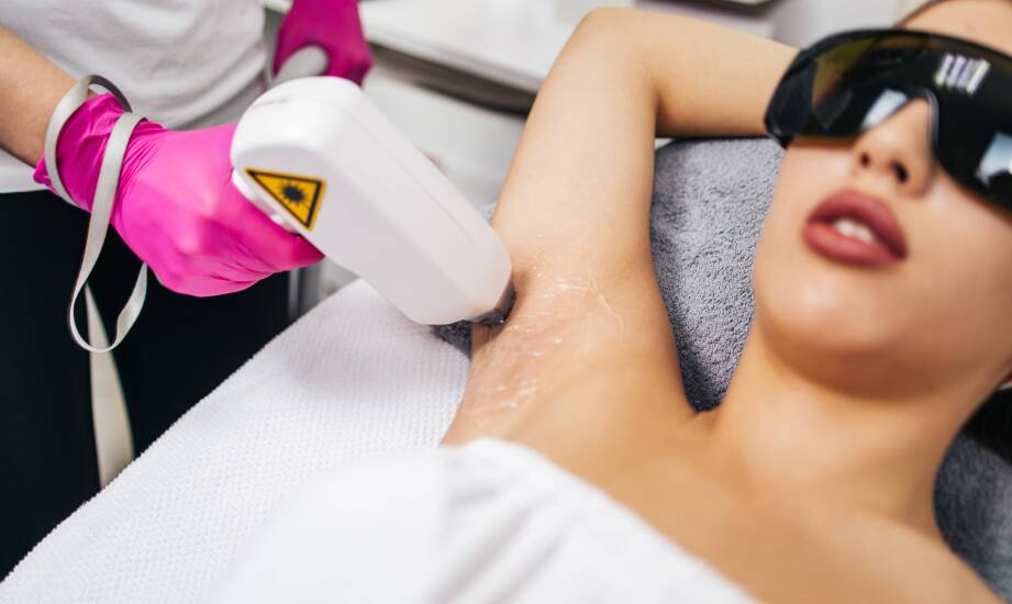 Jak przygotować skórę do pierwszej depilacji laserowej i czego unikać przed zabiegiem