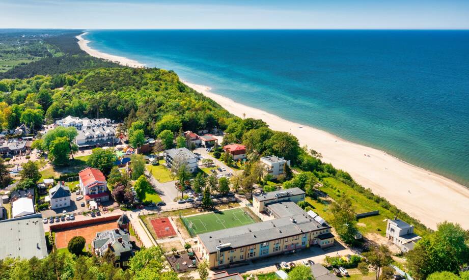 Przed zakupem działki nad Bałtykiem — jakie ograniczenia prawne i środowiskowe sprawdzają sens projektu