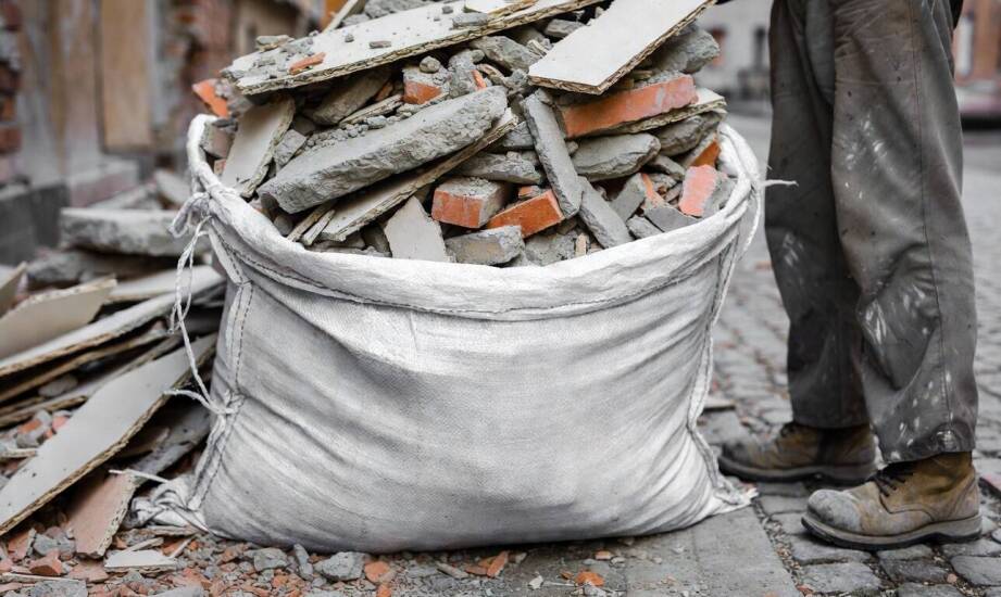 Kiedy Big Bag przestaje wystarczać przy remoncie i trzeba zamówić kontener