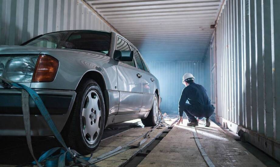Jak decyzje z aukcji wpływają na późniejszy transport Mercedesa z Japonii