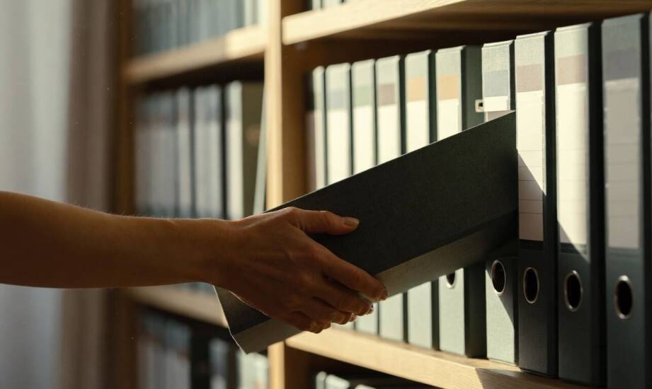 KPiR i pełna księgowość — co zmieniają w dokumentach, raportach i kontroli kosztów