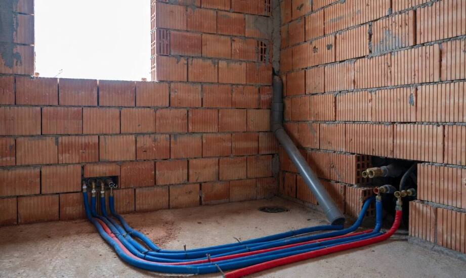 Od projektu do odbioru — jak przebiega montaż domowej instalacji wodno-kanalizacyjnej