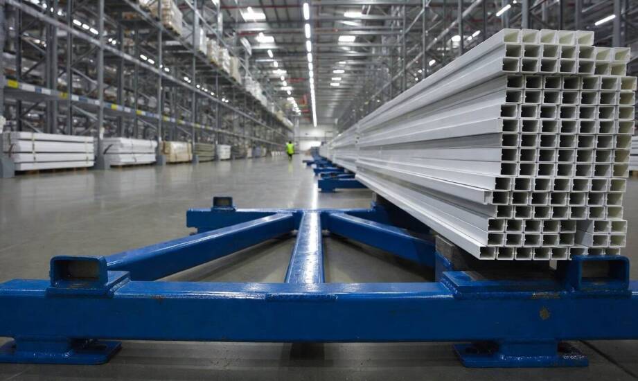 Długie profile PVC w magazynie — jak zorganizować transport bez przestojów