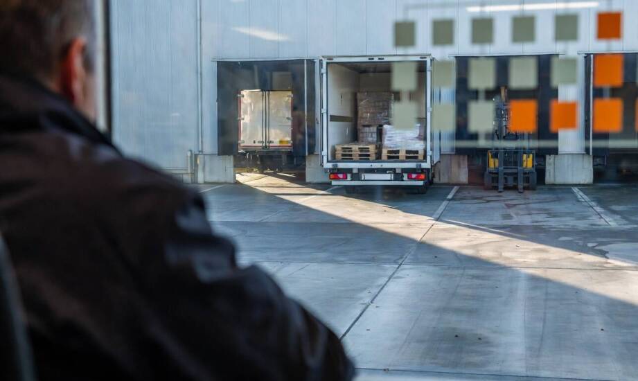 Jak zbudować ochronę magazynu i centrum logistycznego, która łączy ludzi, procedury i monitoring