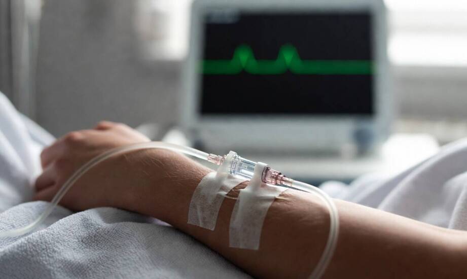 Dlaczego odstawienie alkoholu uruchamia reakcję psychiczną i fizyczną całego organizmu oraz kiedy potrzebny jest detoks medyczny